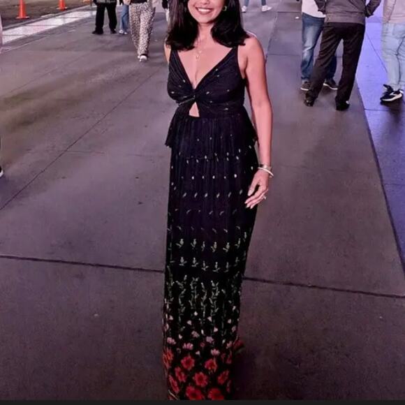 Sabina Musayev Black Pleated Gown SMALL Tiered Maxi Dress Floral Cut Out $430 - Picture 6 of 11